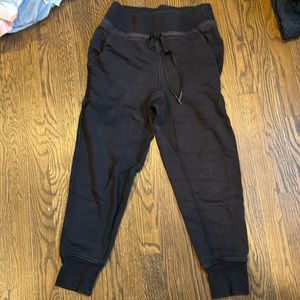 Lululemon size 4 joggers black